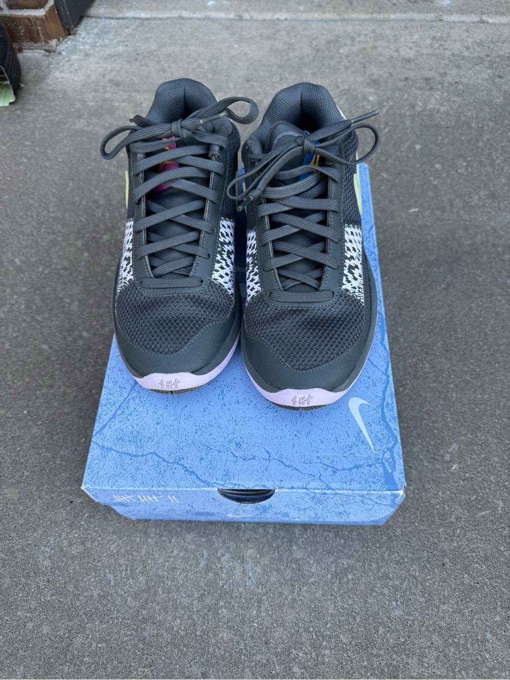 Nike Men's Dark Gray Sneakers with Light Pink Accents